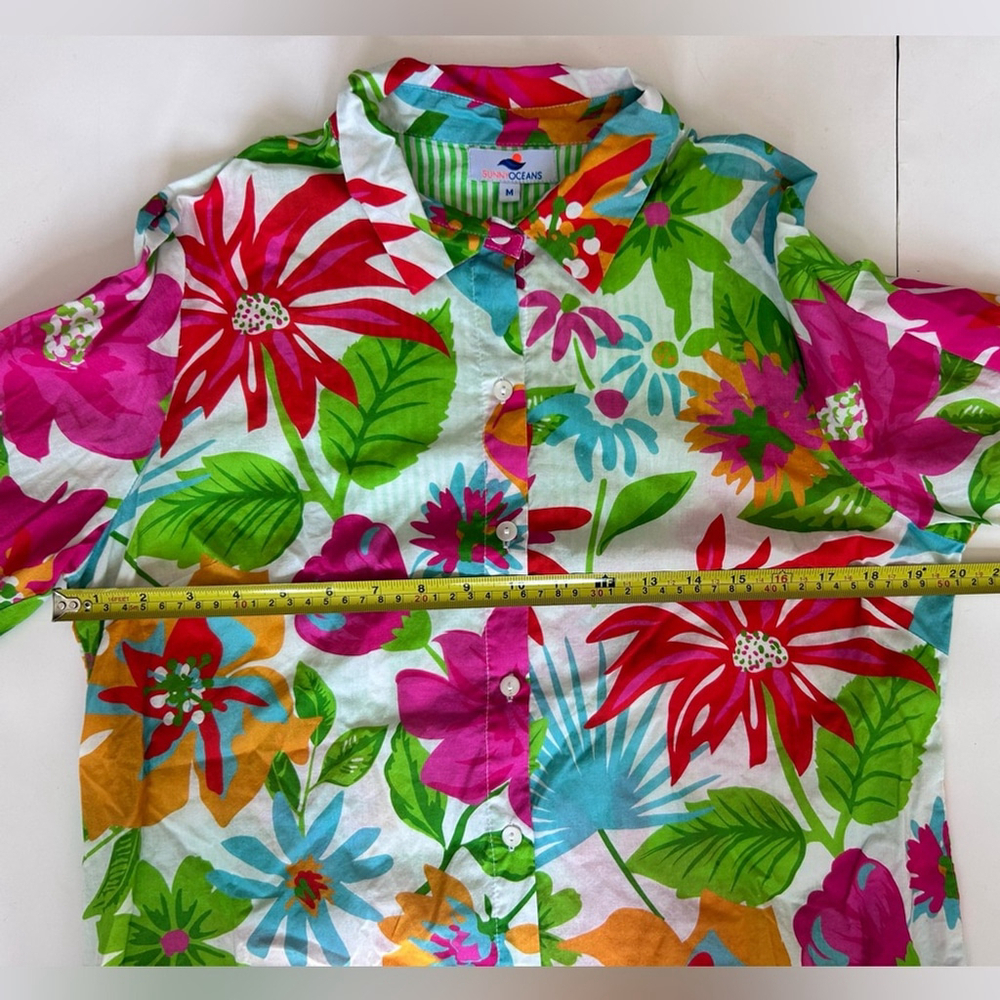 Sunny oceans top tunic size medium vibrant floral pattern - Picture 5 of 5